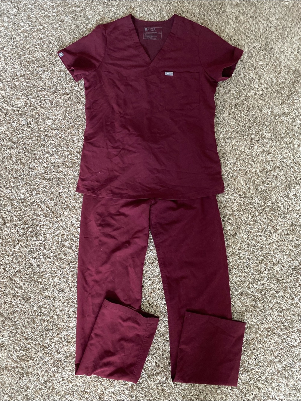 FIGS burgundy scrub set XS Livingston pants